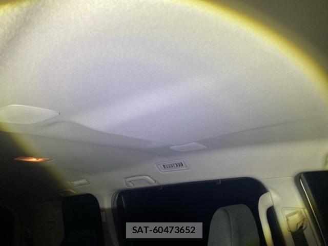 Toyota VOXY HYBRID 2016-09 8746806-13