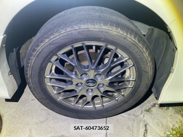 Toyota VOXY HYBRID 2016-09 8746806-5