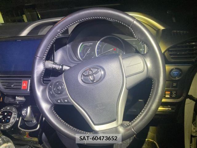 Toyota VOXY HYBRID 2016-09 8746806-7