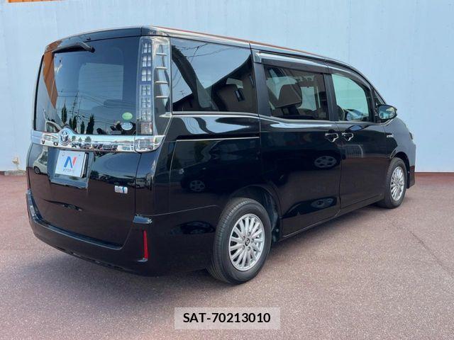 Toyota VOXY HYBRID 2014-06 8746805-16