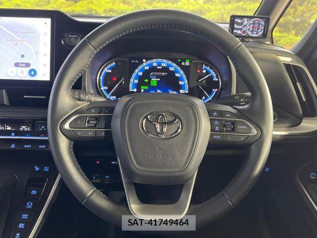 Toyota VOXY HYBRID 2024-09 8746770-12