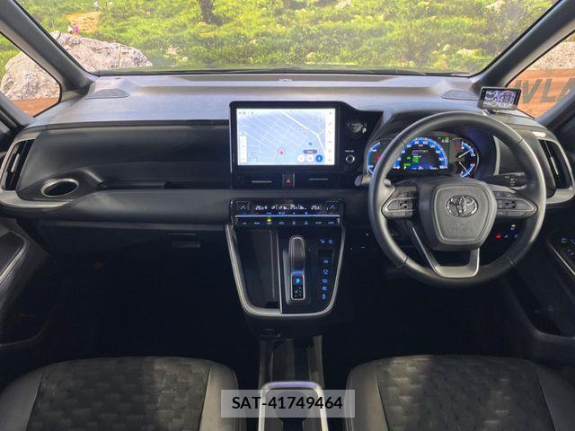 Toyota VOXY HYBRID 2024-09 8746770-2