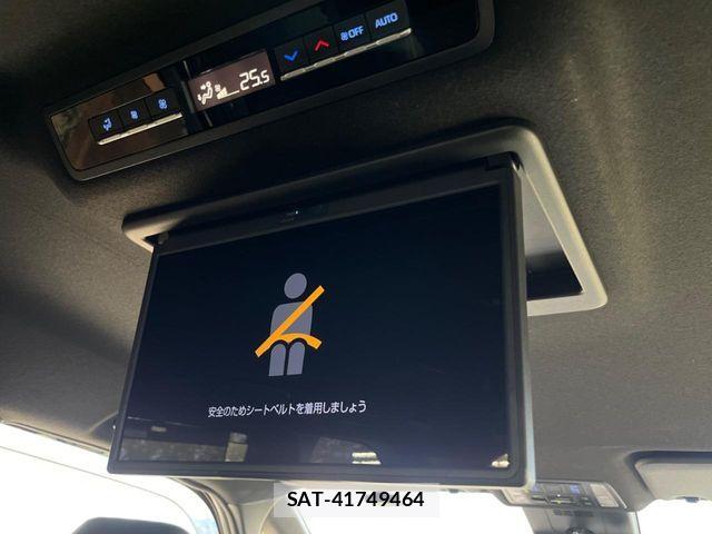 Toyota VOXY HYBRID 2024-09 8746770-3