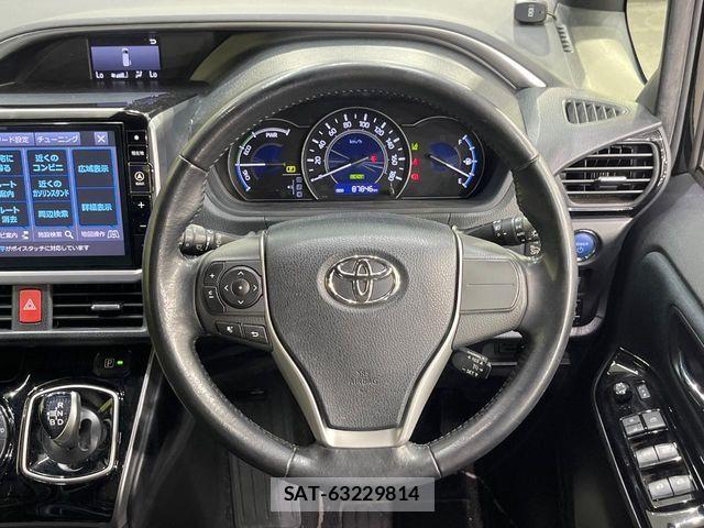 Toyota VOXY HYBRID 2018-02 8746801-11