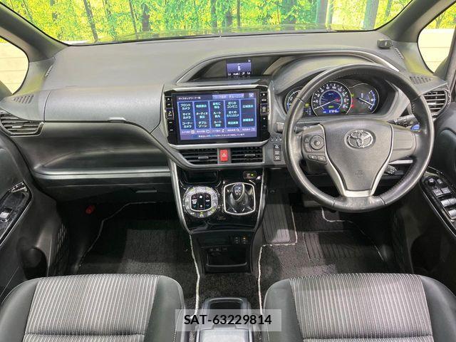 Toyota VOXY HYBRID 2018-02 8746801-1