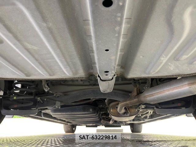 Toyota VOXY HYBRID 2018-02 8746801-19