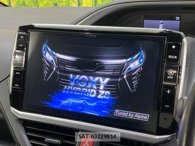 Toyota VOXY HYBRID 2018-02 8746801-2