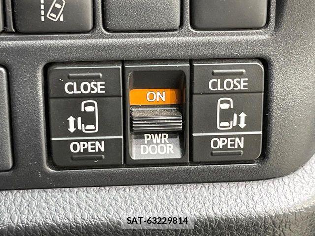 Toyota VOXY HYBRID 2018-02 8746801-4