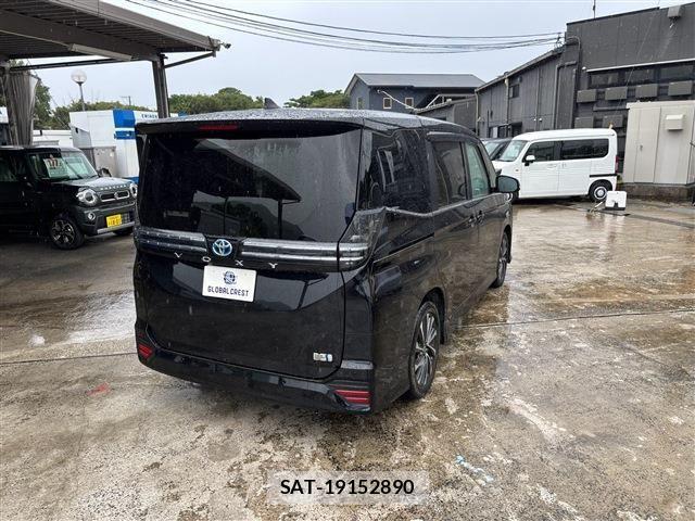 Toyota VOXY HYBRID 2024-04 8746792-15
