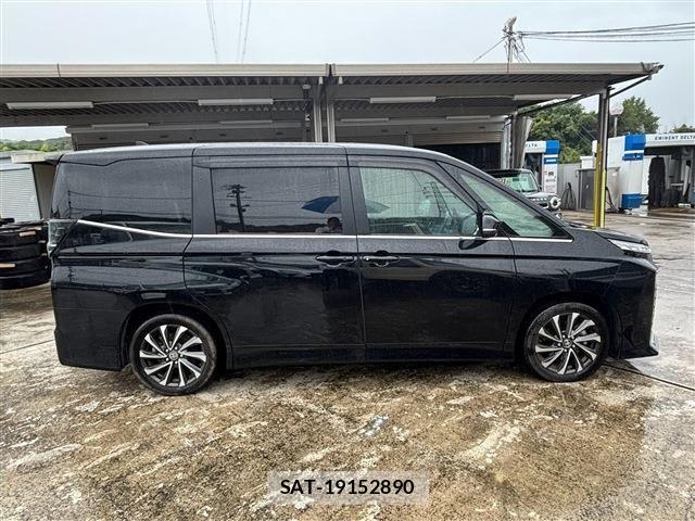 Toyota VOXY HYBRID 2024-04 8746792-16