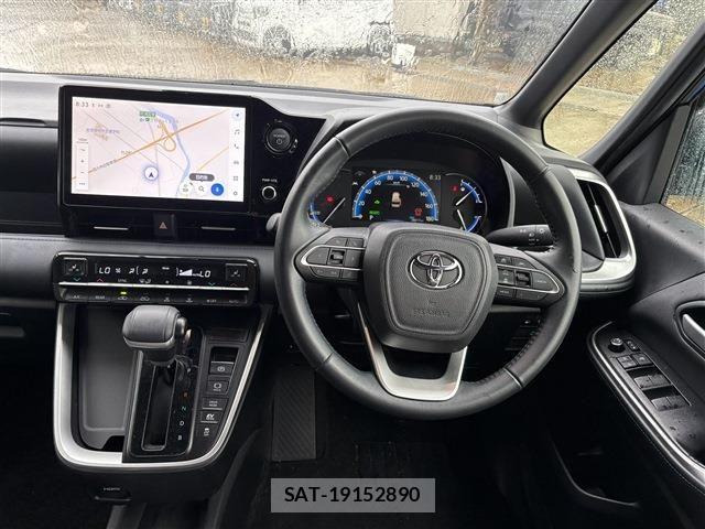 Toyota VOXY HYBRID 2024-04 8746792-23