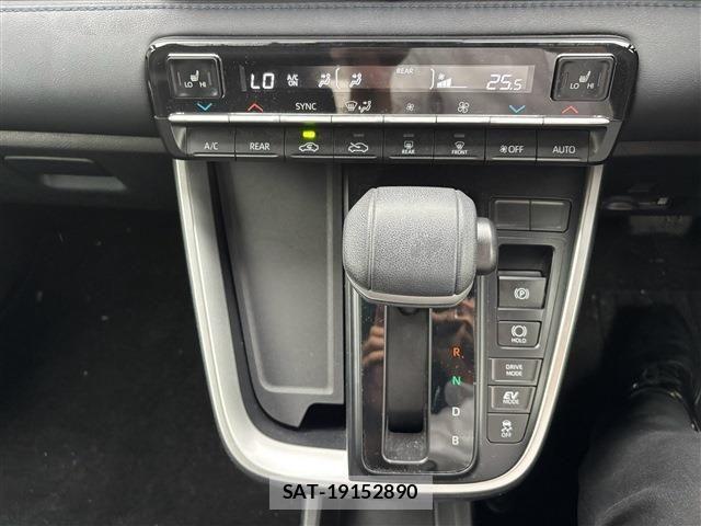 Toyota VOXY HYBRID 2024-04 8746792-26