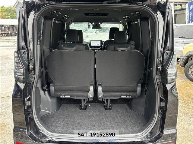 Toyota VOXY HYBRID 2024-04 8746792-7