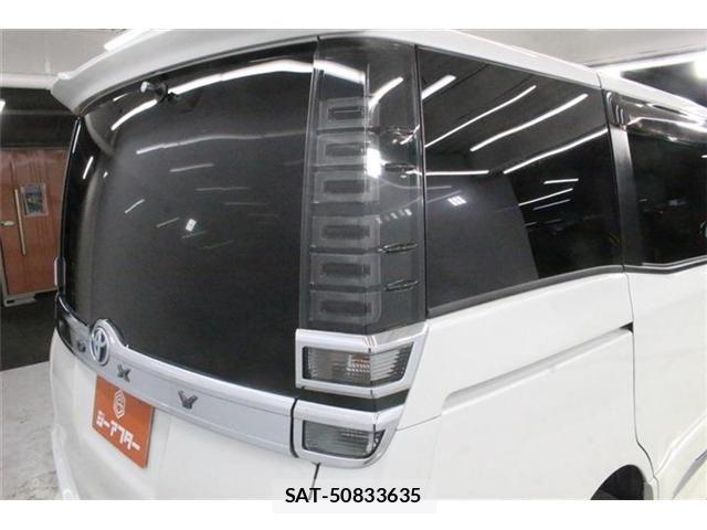 Toyota VOXY HYBRID 2018-01 8746799-18