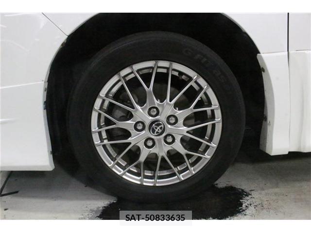 Toyota VOXY HYBRID 2018-01 8746799-23
