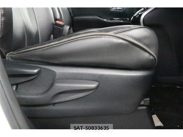 Toyota VOXY HYBRID 2018-01 8746799-27