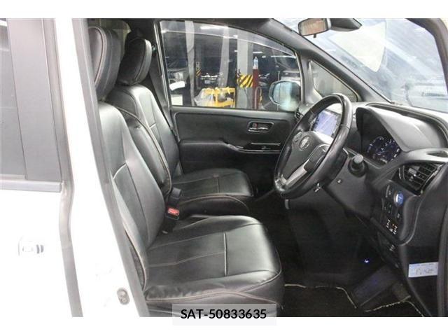 Toyota VOXY HYBRID 2018-01 8746799-28