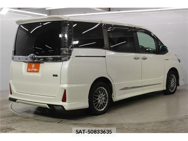 Toyota VOXY HYBRID 2018-01 8746799-4