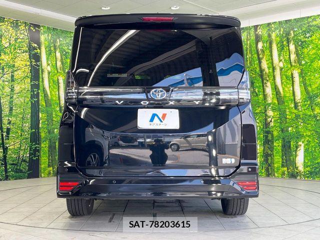 Toyota VOXY HYBRID 2023-08 8746785-14
