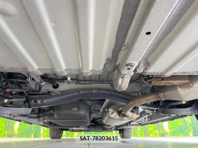 Toyota VOXY HYBRID 2023-08 8746785-18