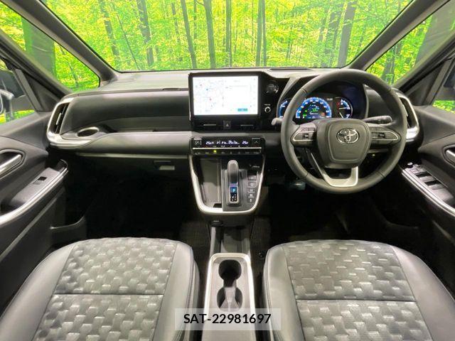 Toyota VOXY HYBRID 2023-10 8746786-3