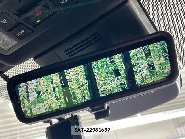 Toyota VOXY HYBRID 2023-10 8746786-6