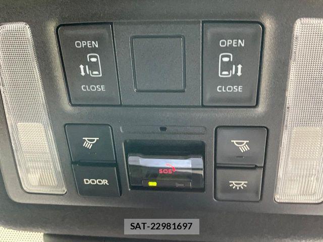 Toyota VOXY HYBRID 2023-10 8746786-7