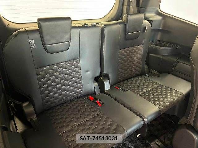 Toyota VOXY HYBRID 2022-07 8746791-11