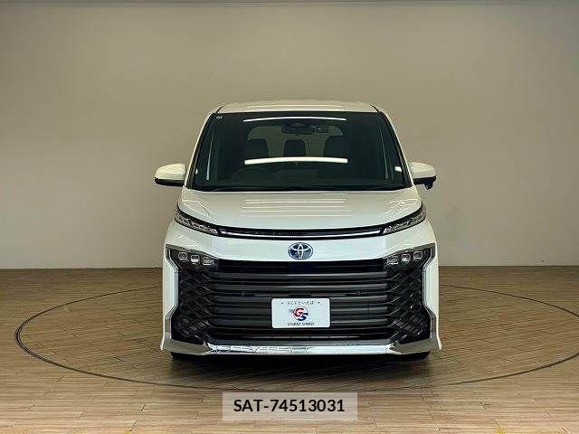 Toyota VOXY HYBRID 2022-07 8746791-14
