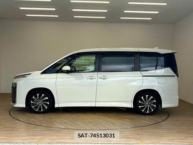 Toyota VOXY HYBRID 2022-07 8746791-16