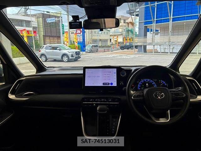 Toyota VOXY HYBRID 2022-07 8746791-1