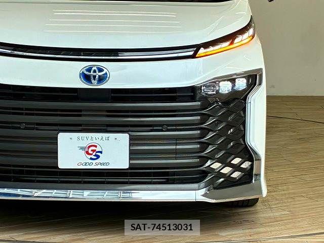 Toyota VOXY HYBRID 2022-07 8746791-19