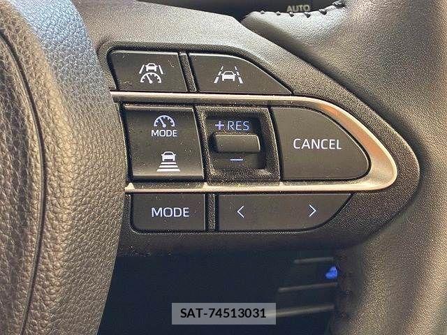 Toyota VOXY HYBRID 2022-07 8746791-4