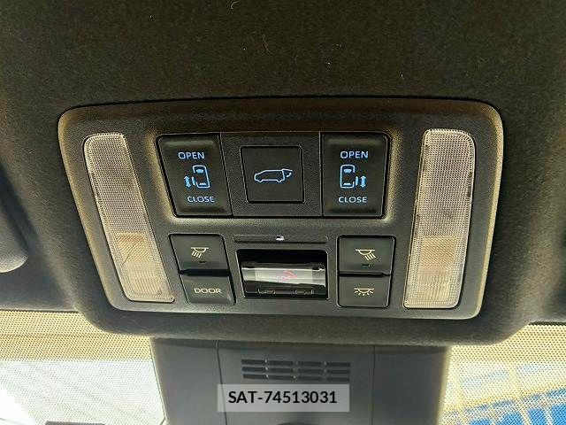 Toyota VOXY HYBRID 2022-07 8746791-5