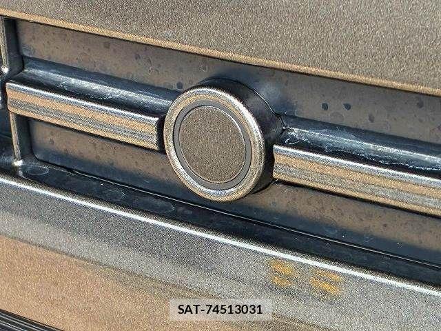Toyota VOXY HYBRID 2022-07 8746791-7