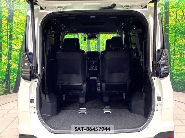 Toyota VOXY HYBRID 2023-09 8746793-11