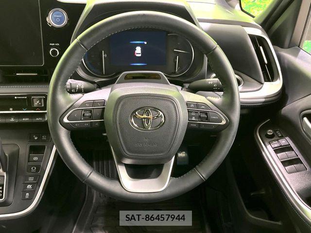 Toyota VOXY HYBRID 2023-09 8746793-12