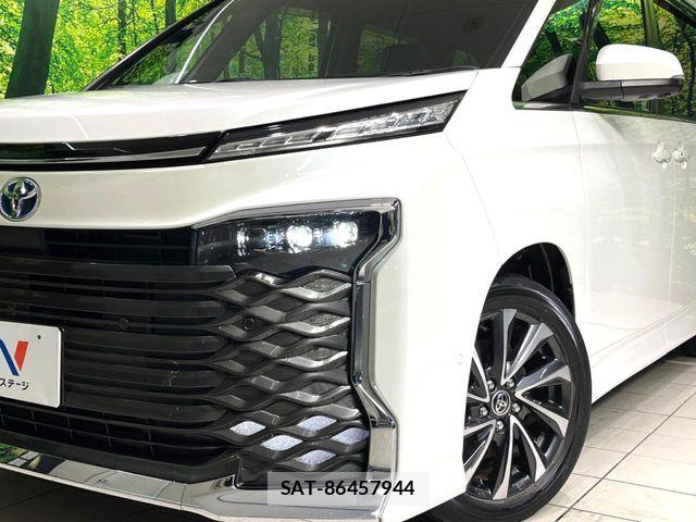 Toyota VOXY HYBRID 2023-09 8746793-13