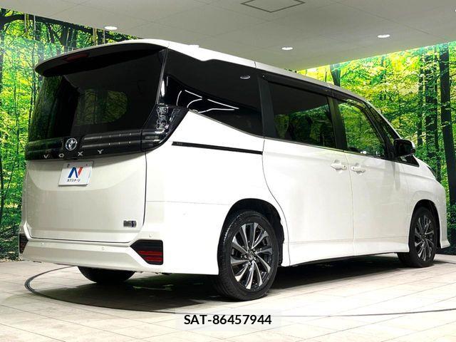 Toyota VOXY HYBRID 2023-09 8746793-18