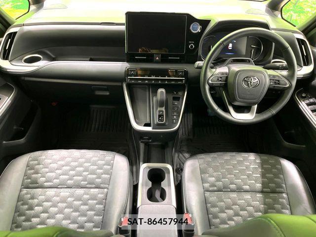 Toyota VOXY HYBRID 2023-09 8746793-2