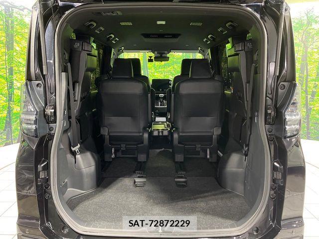 Toyota VOXY HYBRID 2022-11 8746796-11