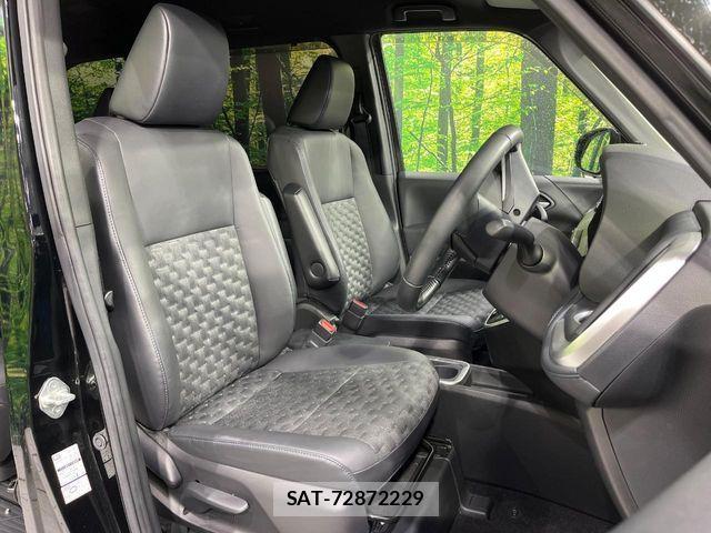 Toyota VOXY HYBRID 2022-11 8746796-8