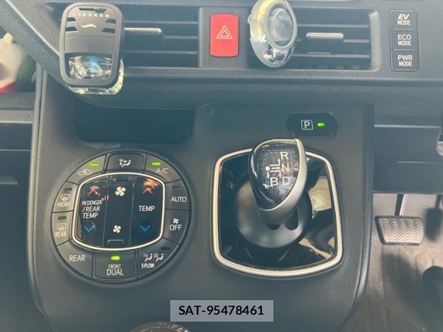 Toyota VOXY HYBRID 2014-03 8746808-18