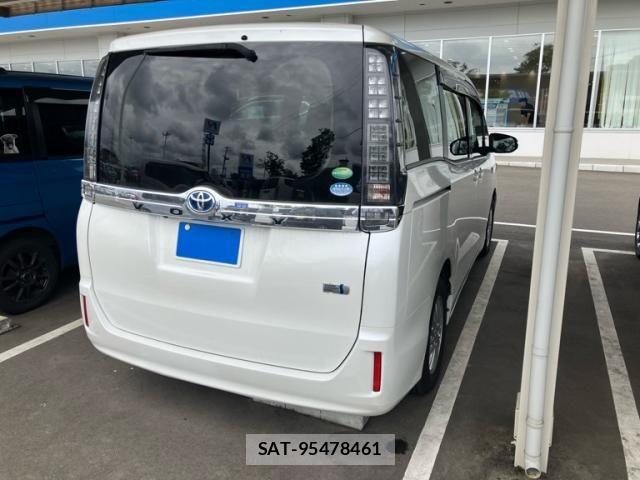 Toyota VOXY HYBRID 2014-03 8746808-3