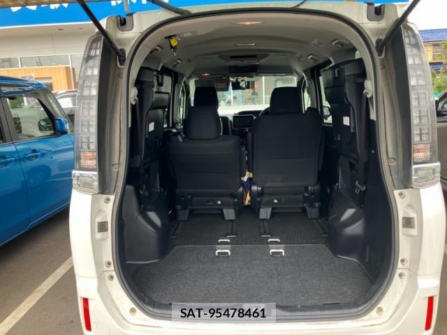 Toyota VOXY HYBRID 2014-03 8746808-8