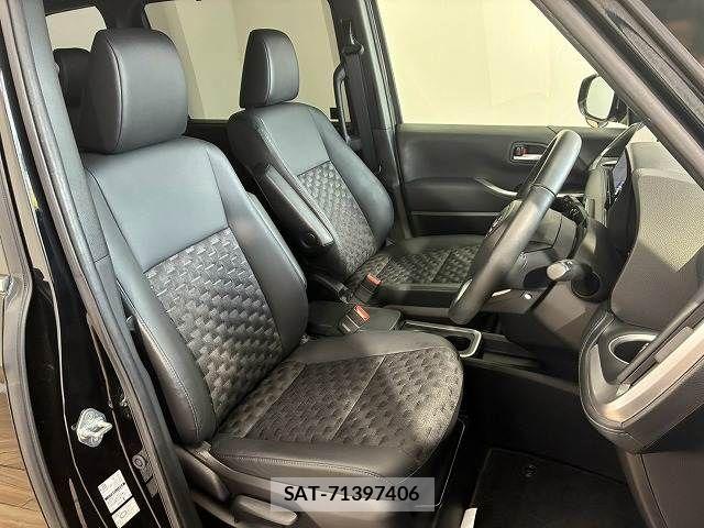 Toyota VOXY HYBRID 2023-03 8746797-9