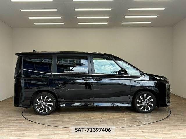 Toyota VOXY HYBRID 2023-03 8746797-17