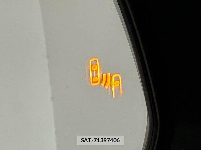Toyota VOXY HYBRID 2023-03 8746797-5