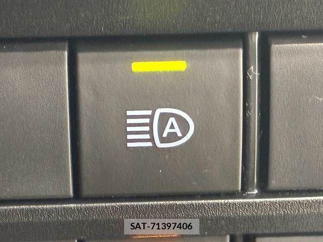 Toyota VOXY HYBRID 2023-03 8746797-7