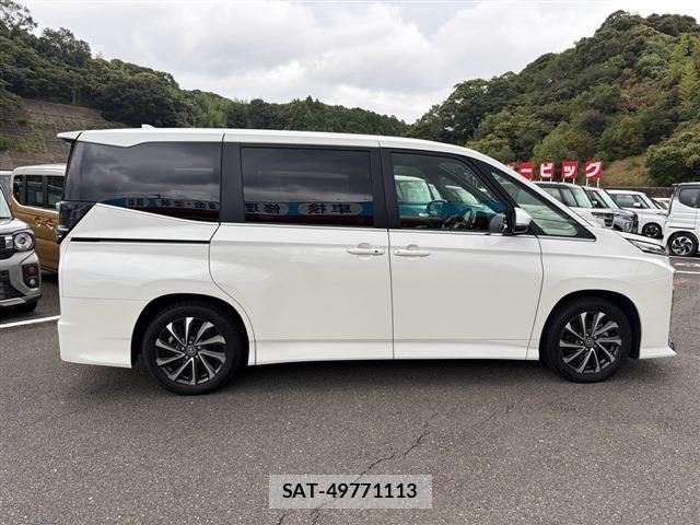 Toyota VOXY HYBRID 2025-10 8746767-9